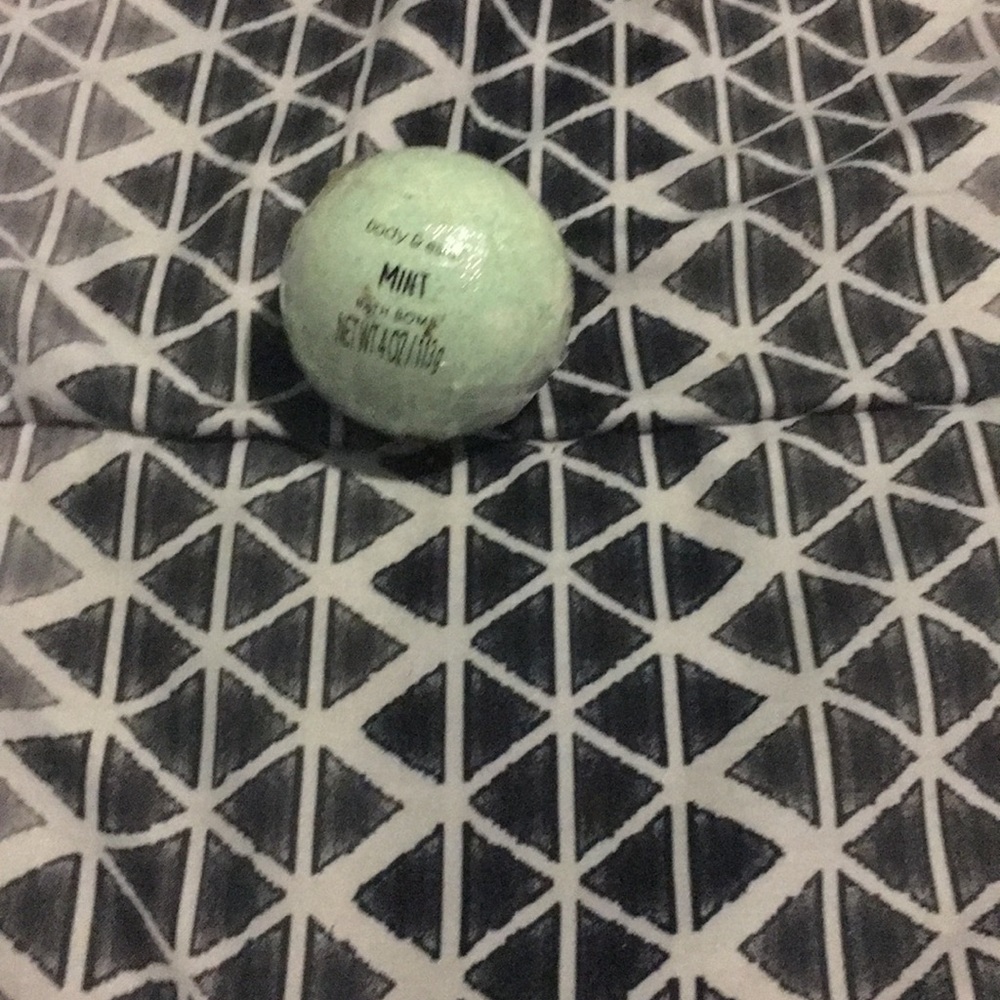Bath bomb